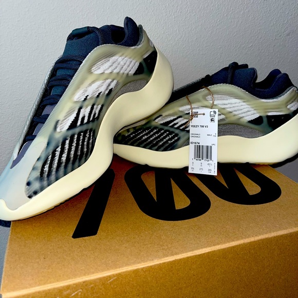adidas gazelle silver green womens Adidas Yeezy 700 V3 'Fade Salt' – DTLR main image 1